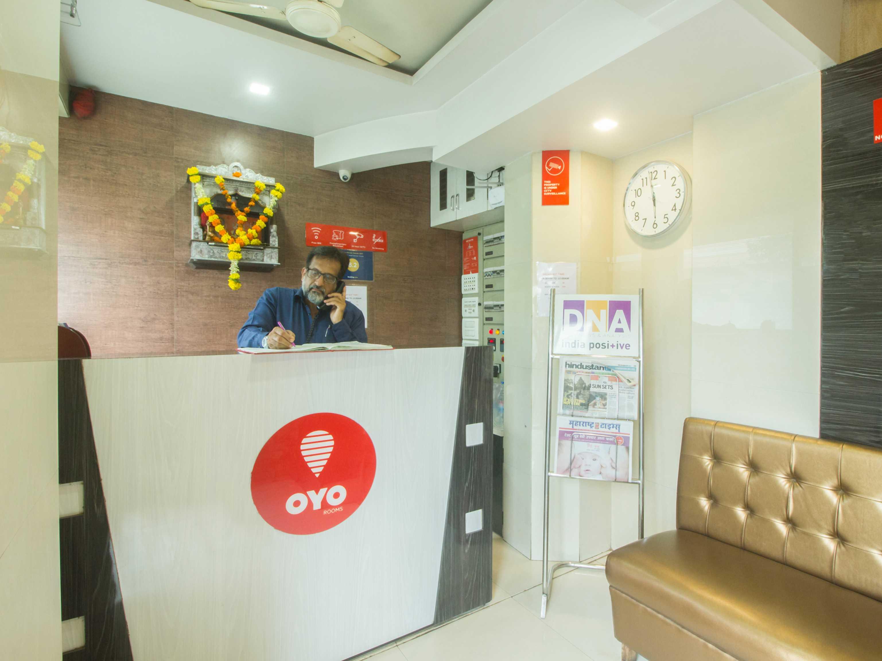 Oyo Hotel Sarovar Grand Kalamboli Exterior photo